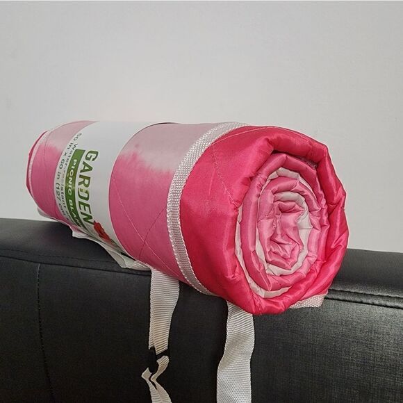 Garden Party Picnic Blanket Water Resistant Shell Fabric Picnic Blanket 50”x 60” - Picture 4 of 6